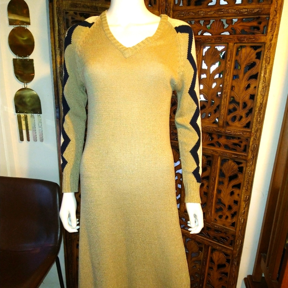 Vintage Beige Black & Cream Evelyn De Jonge Vneck Knit Dress